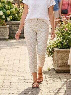 ⭐️3/$25⭐️ Jones New York Sport Womens Stretch Abstract Zig Zag Geometric Print …